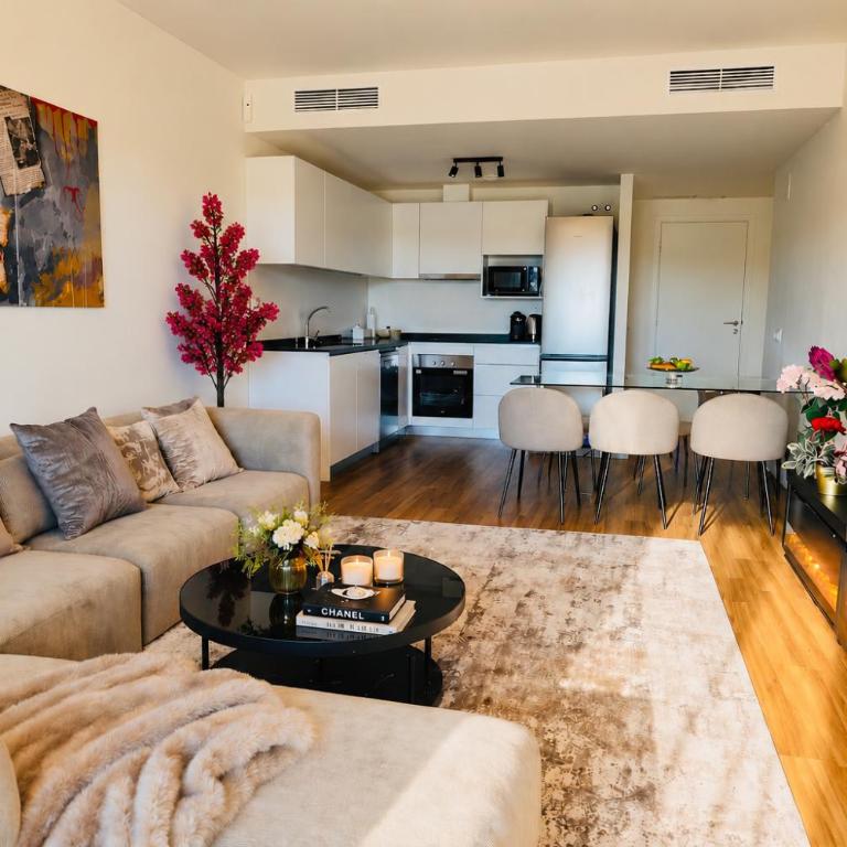 CasaMel - Modern 3 bedroom 2 bathroom fully equiped - Three-Bedroom Apartment - 17