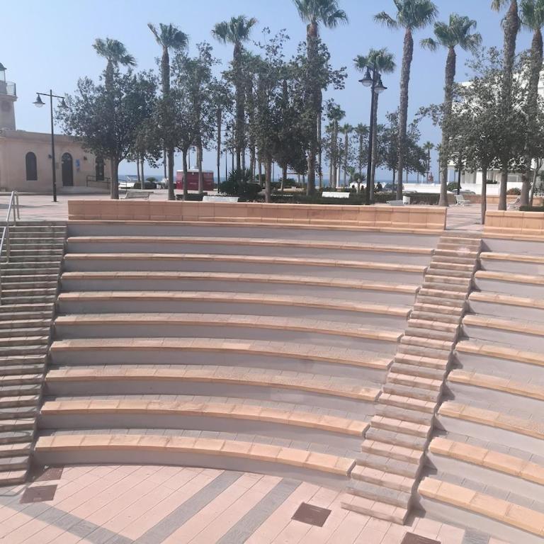 Ático con terraza y piscina, vistas al mar - Two-Bedroom Apartment with Balcony and Sea View - 4