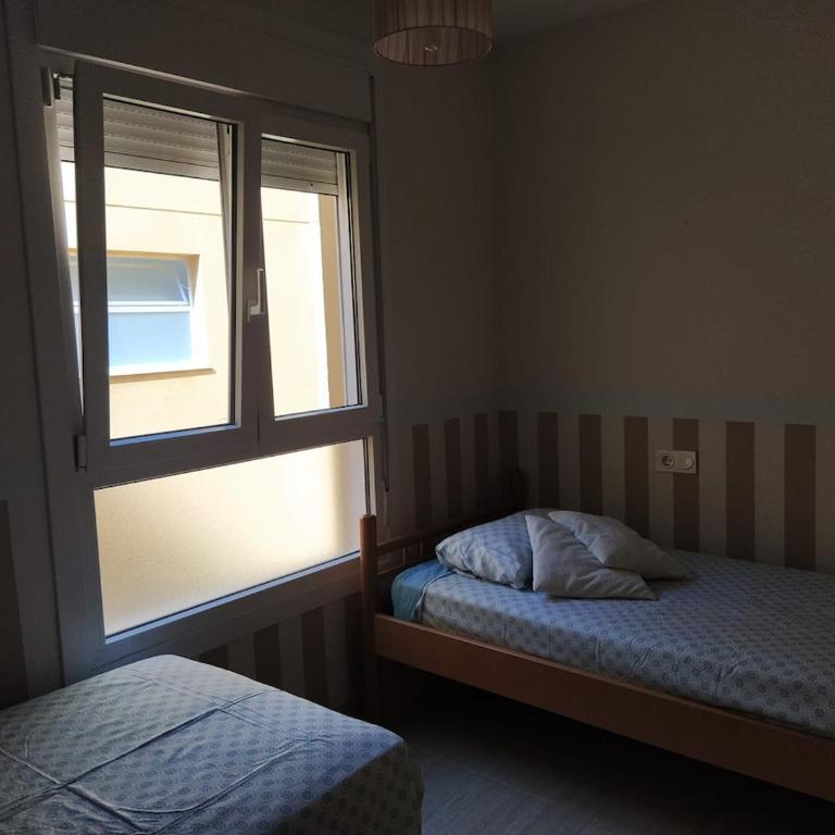 Ático con terraza y piscina, vistas al mar - Two-Bedroom Apartment with Balcony and Sea View - 10