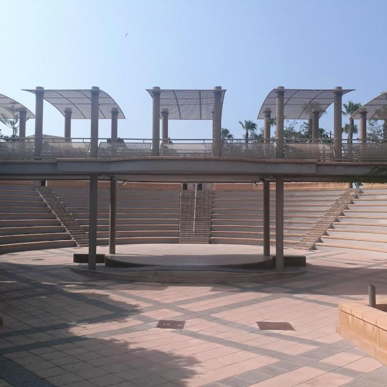 Ático con terraza y piscina, vistas al mar - Two-Bedroom Apartment with Balcony and Sea View - 14