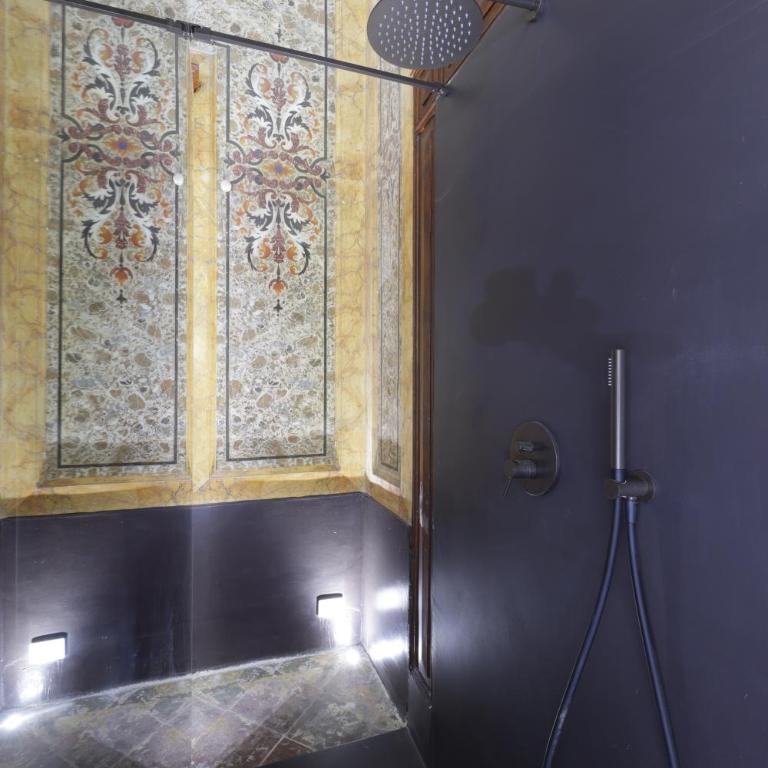 Sancta Nolana - Dimora Storica - Zimmer mit Kingsize-Bett und Balkon - 1