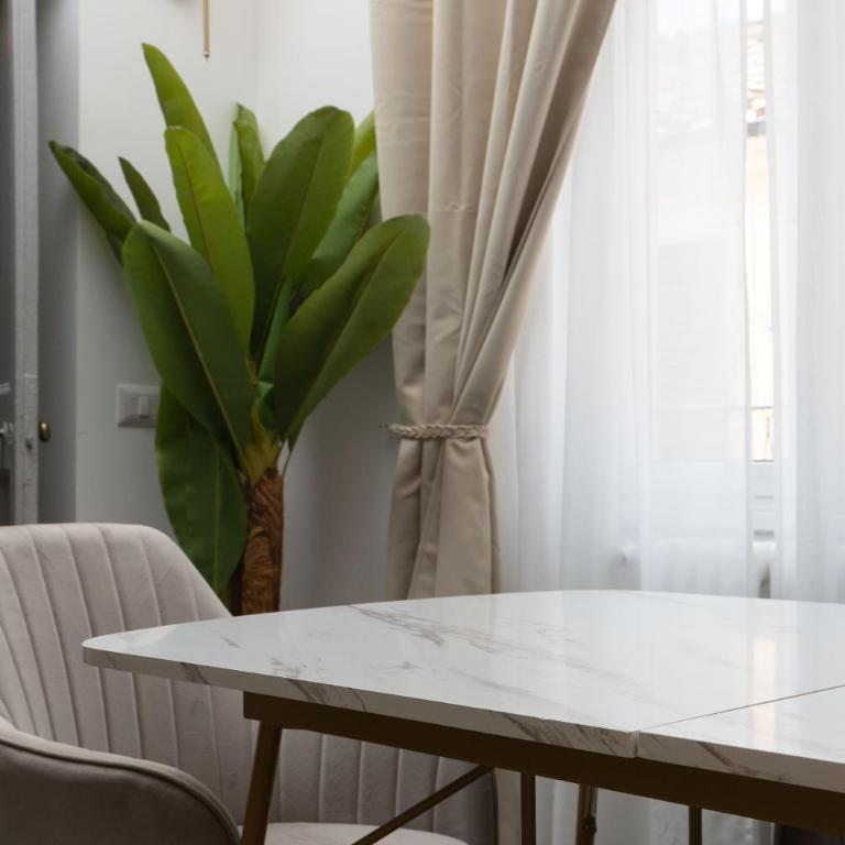 Penthouse Colosseo III - Appartamento con 2 Camere da Letto - 3