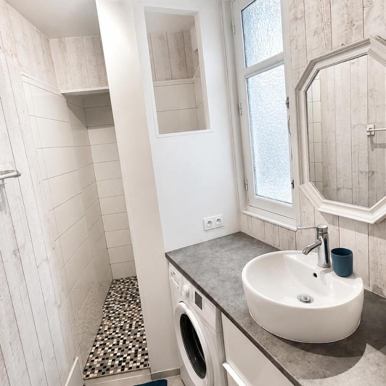 Apprt Cosy à 50m de la Plage & Remblai - 7 Pers - Two-Bedroom Apartment - 9