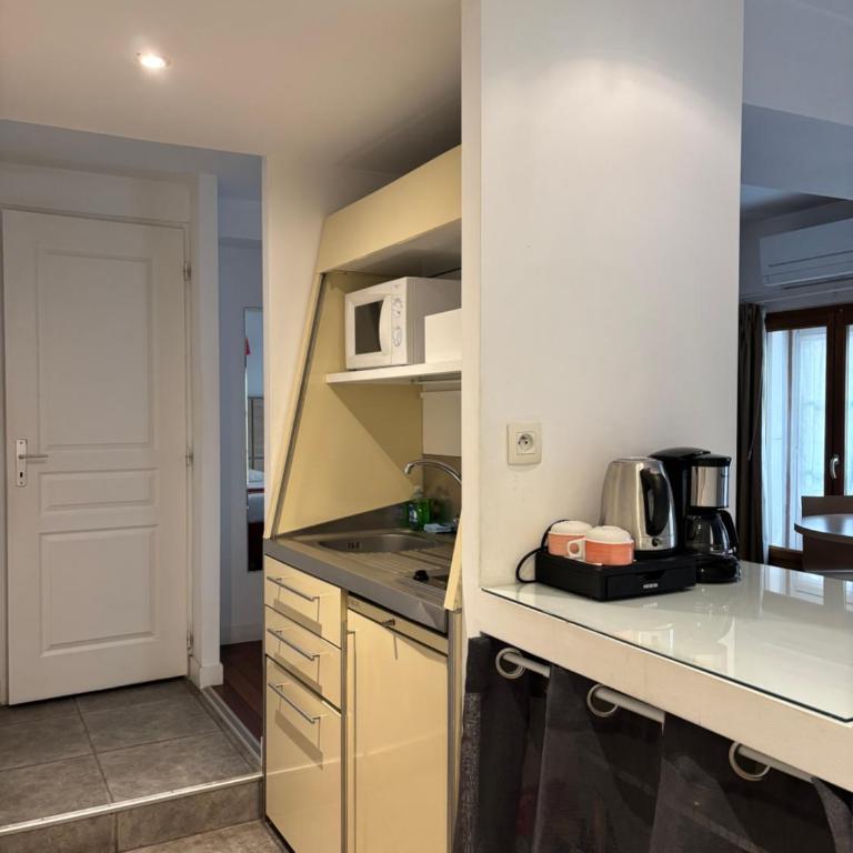 Best Western Lyon Saint-Antoine - Studio Lit Queen-Size - Non-Fumeurs - 4