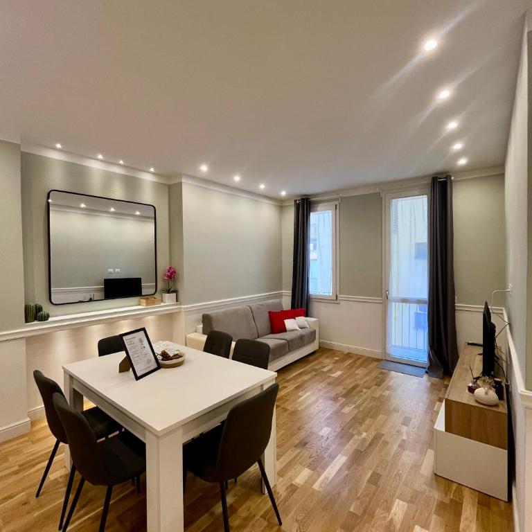 Residenza Claudia - Steps from the Tram - Appartamento con 2 Camere da Letto e Balcone - 1
