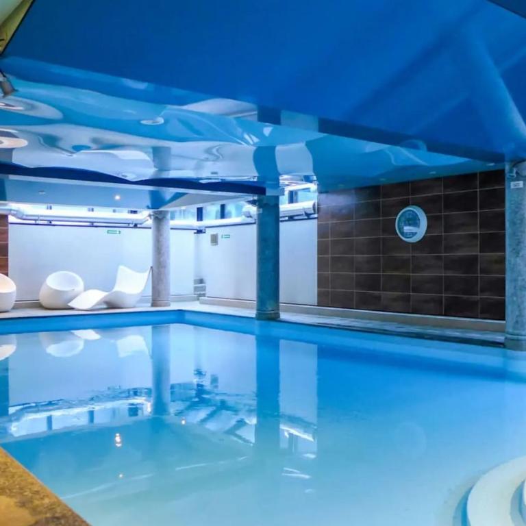 La Ginabelle Residence with Pool & Balcony - Apartamento - 2