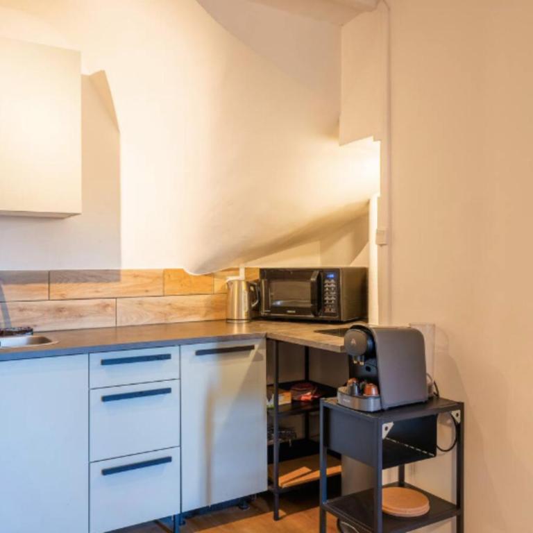Apartment with a balcony near the Rotunda - Apartamento - 4