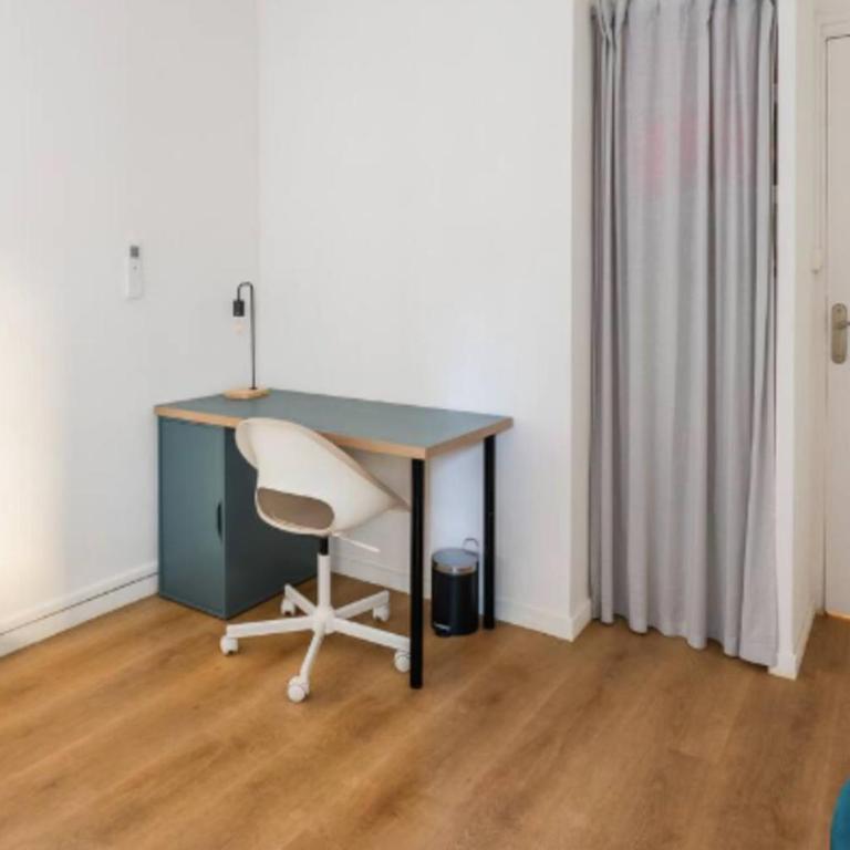Apartment with a balcony near the Rotunda - Apartamento - 6