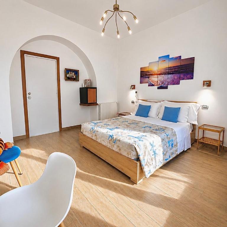 La Terrazza De Luxe - King Room - 3