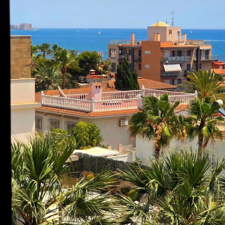Casas Holiday - Punta Prima - Three-Bedroom Apartment - 25