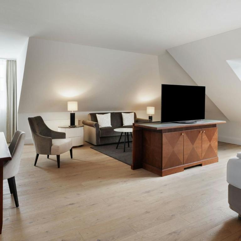 Arabella Jagdhof Resort am Fuschlsee, a Tribute Portfolio Hotel - Superior Suite mit Kingsize-Bett, Schlafsofa und Gartenblick - 6