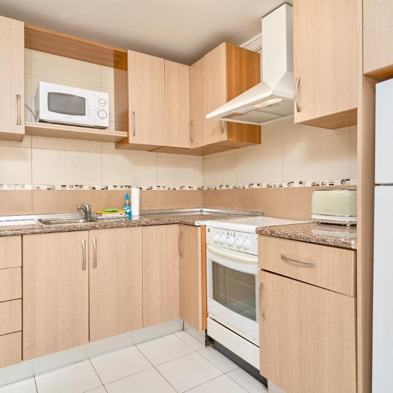 Large One Bed Apt - Apartment mit 1 Schlafzimmer und Gartenblick - 6
