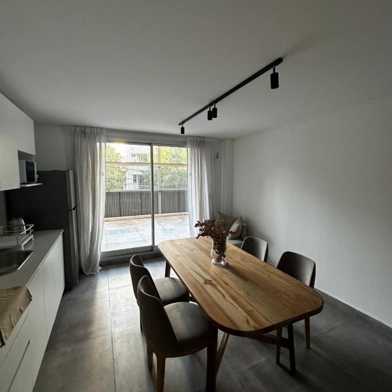 Amplio y luminoso departamento en General Paz 2 habitaciones - Two-Bedroom Apartment - 4