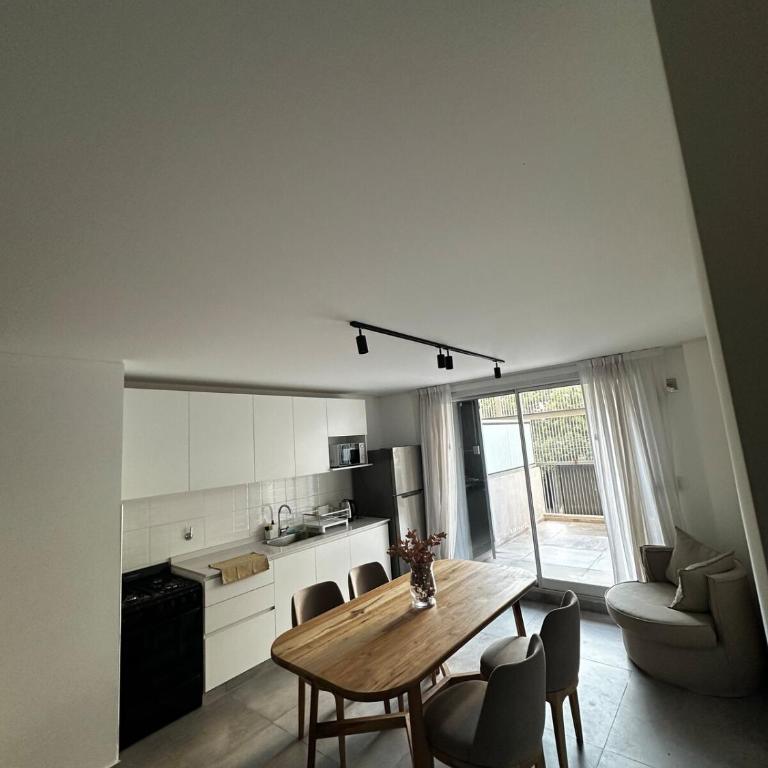 Amplio y luminoso departamento en General Paz 2 habitaciones - Two-Bedroom Apartment - 9