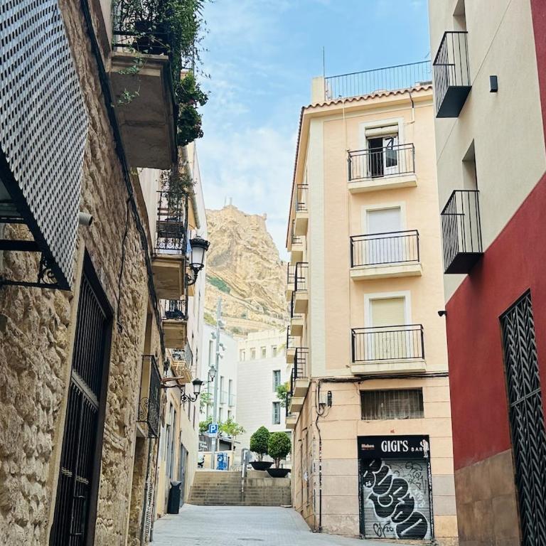 Alicante City Centre, Old Town, Steps from Postiguet Beach - Appartamento - 3