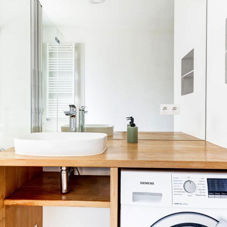 Montmartre - 2BR - Paris Vacation Rentals - Appartement - 18