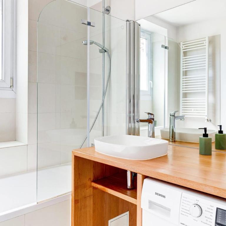 Montmartre - 2BR - Paris Vacation Rentals - Appartement - 19
