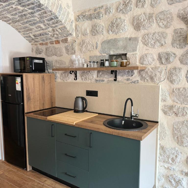 The Stone Nest - One-Bedroom Apartment - 2