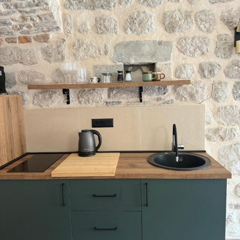 The Stone Nest - One-Bedroom Apartment - 7