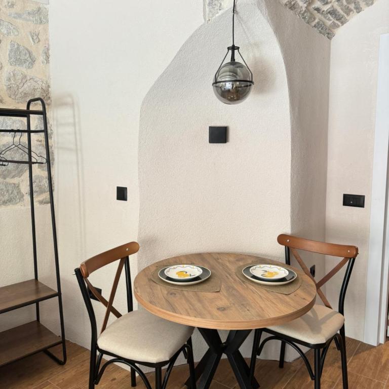 The Stone Nest - One-Bedroom Apartment - 8