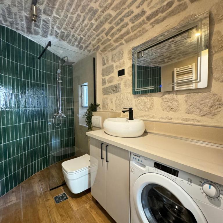 The Stone Nest - One-Bedroom Apartment - 9