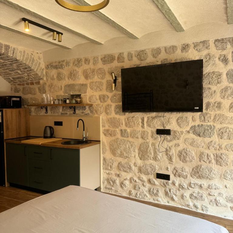 The Stone Nest - One-Bedroom Apartment - 11