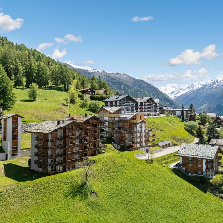 Appartement 3,5 pièces, Jacuzzi extérieur et Vue panoramique - Appartement 2 Chambres avec Vue sur la Montagne - 3