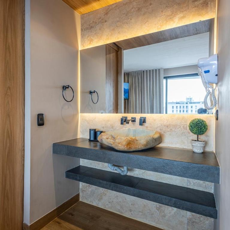 Loft in Downtown with an Amazing View - One-Bedroom Apartment - 7
