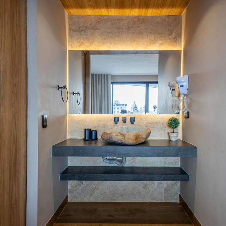 Loft in Downtown with an Amazing View - One-Bedroom Apartment - 18