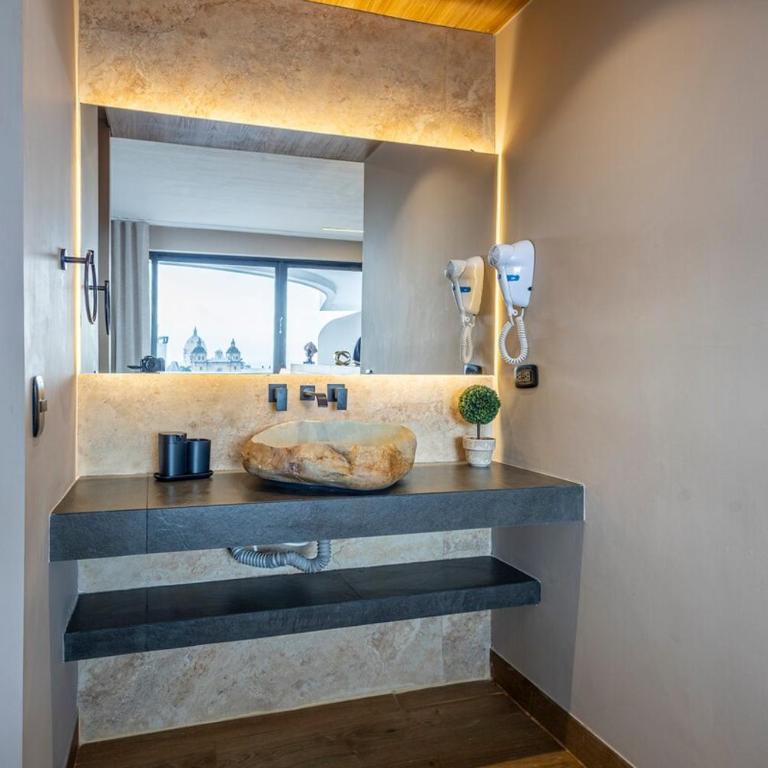 Loft in Downtown with an Amazing View - One-Bedroom Apartment - 27