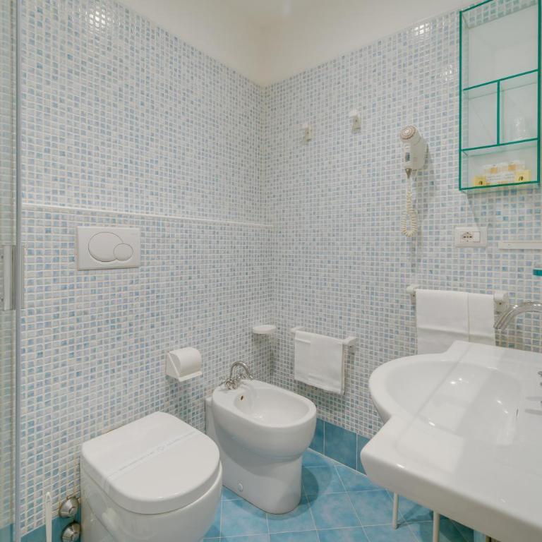 Hotel Antares - Camera Familiare con Vista Mare Laterale - 2