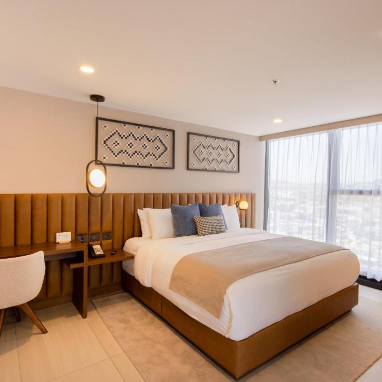 Hotel Indigo Tijuana Downtown by IHG - Suite con cama extragrande - 3