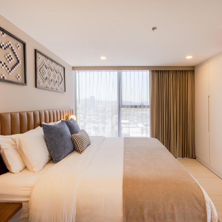 Hotel Indigo Tijuana Downtown by IHG - Suite con cama extragrande - 1