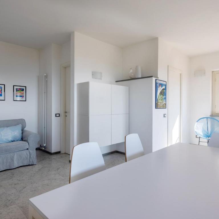 "The Ulivi" inside Le Agavi Private Park, shared Pool and Tennis 200m far, Sea View Apartment 2 AC BDR, 2BTH, parking next home and private garage in Lerici! Cooking Lesson and Wine Tasting - Casa con 2 Camere da Letto - 16