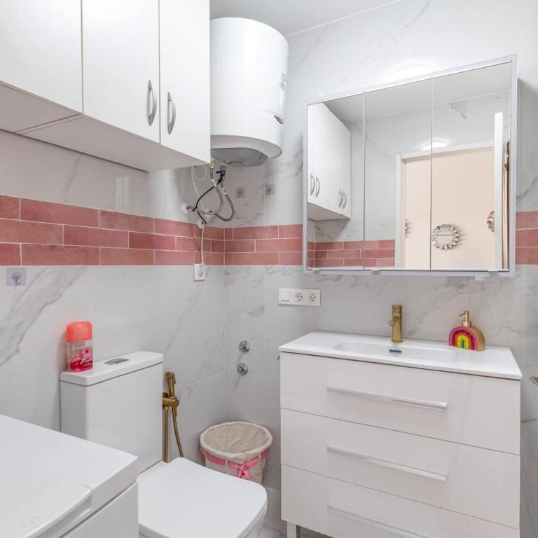 Brisa del Mar Apartment - Two-Bedroom Apartment - 9