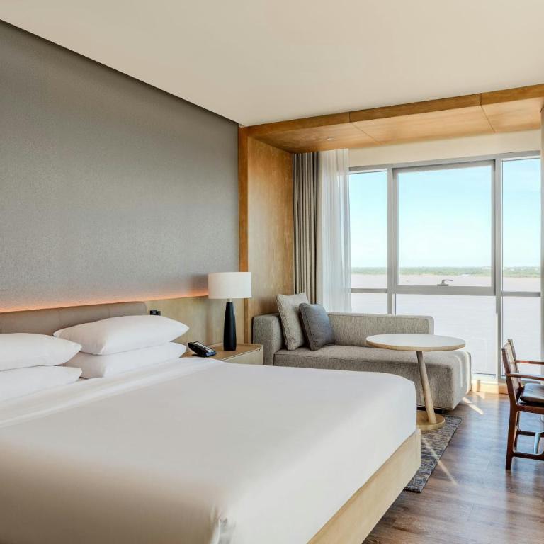 Marriott Corrientes - Habitación Executive con cama extragrande y vistas al río - 4