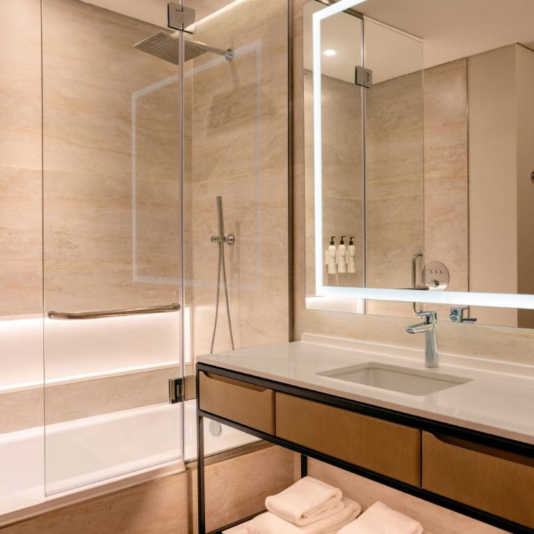 Marriott Corrientes - Habitación Doble Superior con 2 camas dobles y vistas al río - 3