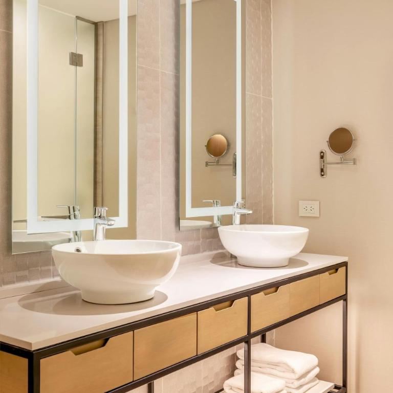 Marriott Corrientes - Suite Executive Premium de 1 dormitorio con cama extragrande y vistas al río - 5