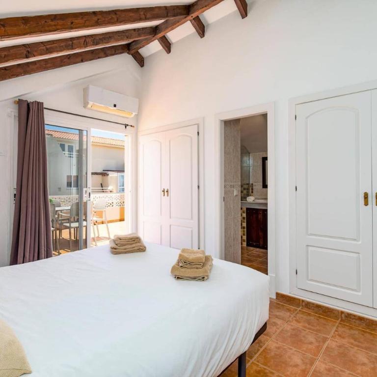 Villa Michelle by Villa Plus - Villa - 11