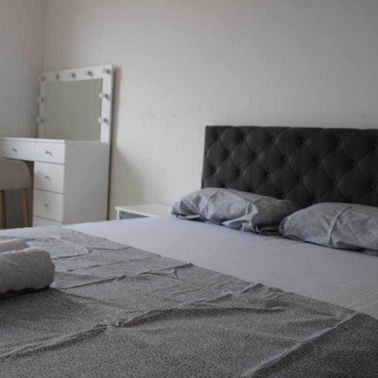 City Vibe Apartment - One-Bedroom Apartment - 7