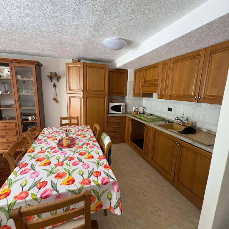 Grand et Petit Charme - Two-Bedroom Apartment with Balcony - 4