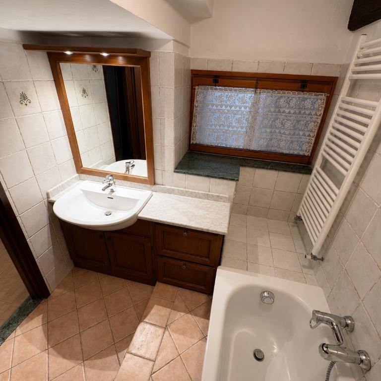 Grand et Petit Charme - Two-Bedroom Apartment with Balcony - 6