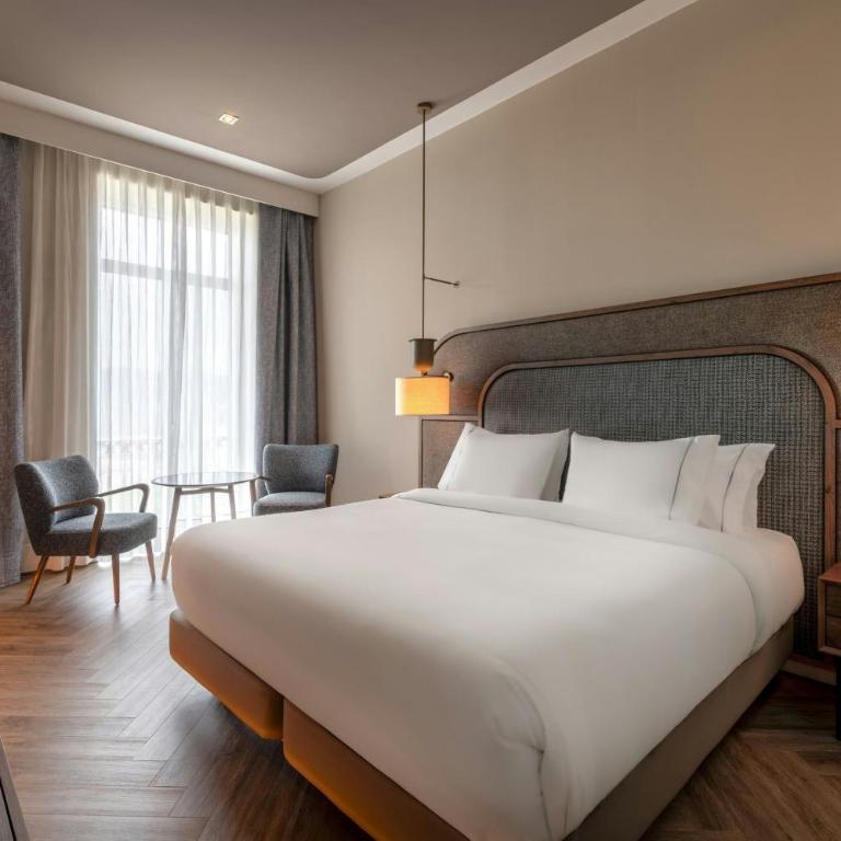 AC Hotel Palacio Universal by Marriott - Habitación con cama extragrande y vistas al mar - 10