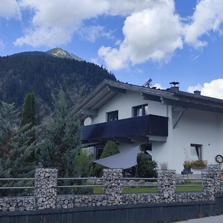 Alpenflair One - Apartment mit 2 Schlafzimmern und Terrasse - 12