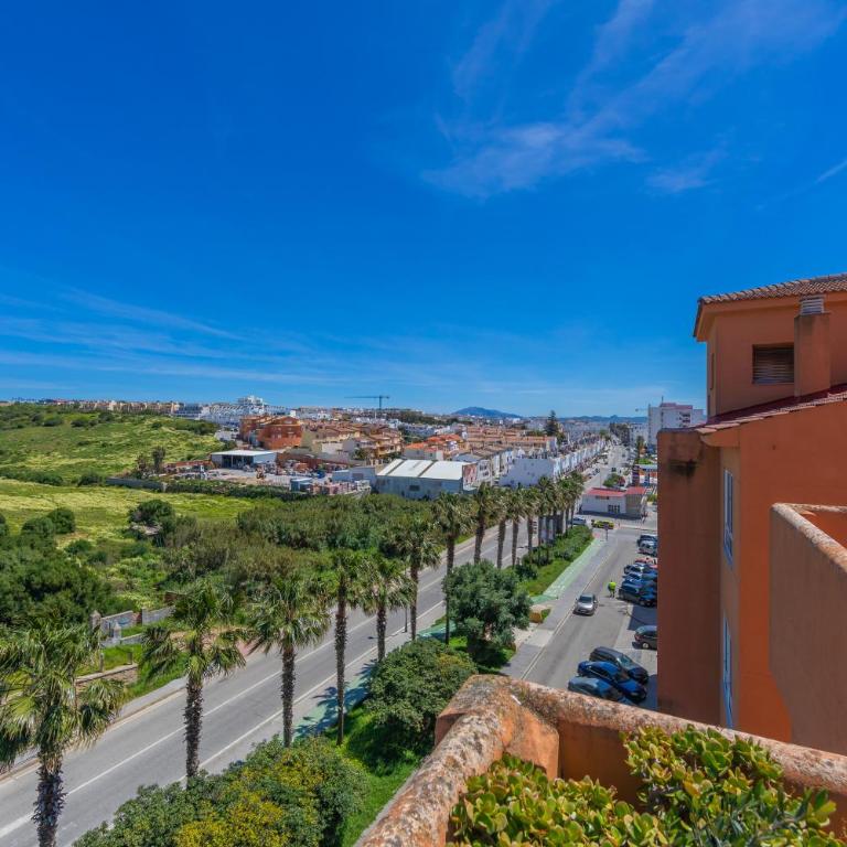 Ático La Marina Tarifa con terraza, vistas y parking - Apartment mit 3 Schlafzimmern - 52