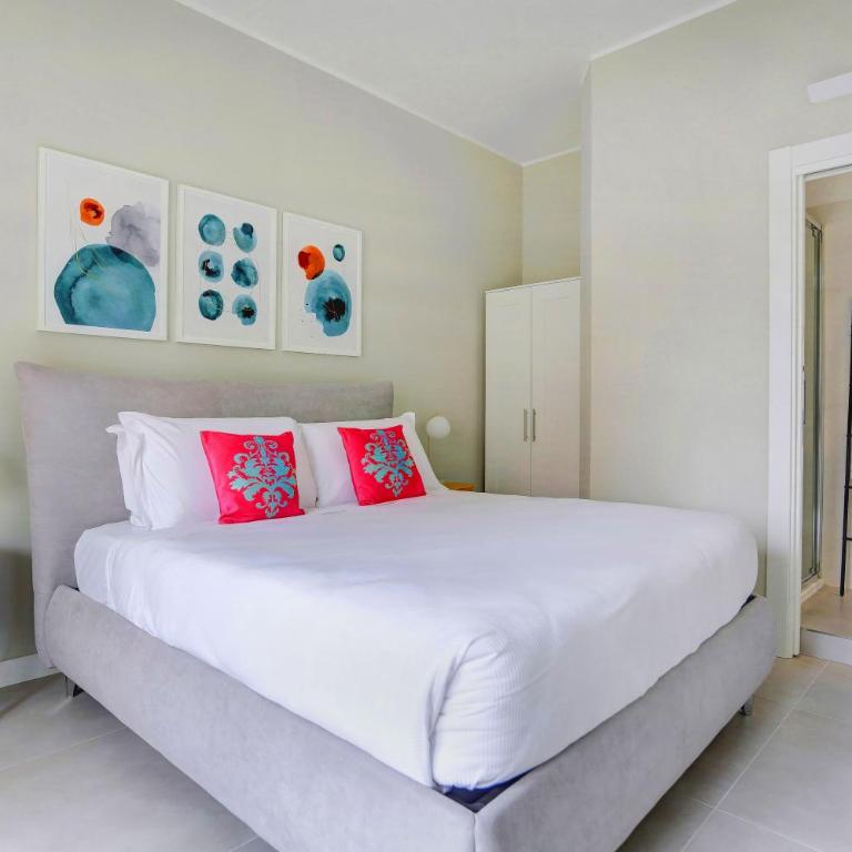 SAN GIOVANNI Appia Park - Modern apartment with Balcony - Metro A - 10 min City Center - Two-Bedroom Apartment - 6