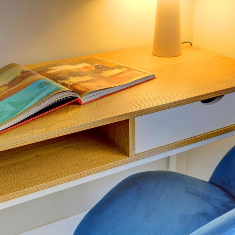 SAN GIOVANNI Appia Park - Modern apartment with Balcony - Metro A - 10 min City Center - Two-Bedroom Apartment - 7