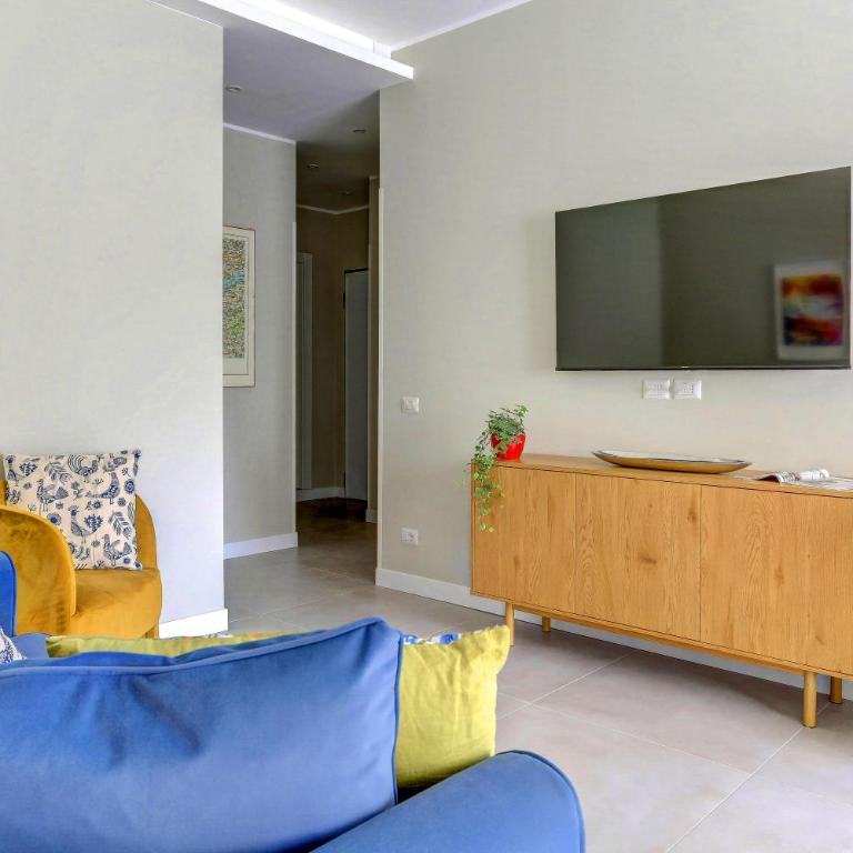 SAN GIOVANNI Appia Park - Modern apartment with Balcony - Metro A - 10 min City Center - Two-Bedroom Apartment - 18