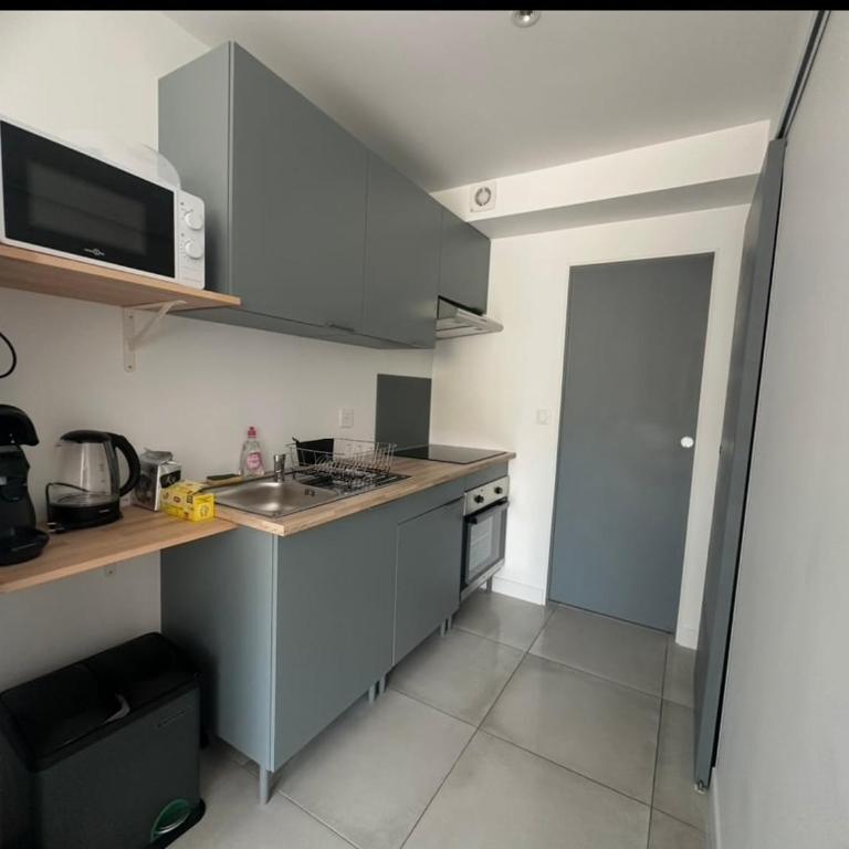 Appart T2 4 pers 50 m de la mer avec piscine - Appartement 1 Chambre - 10