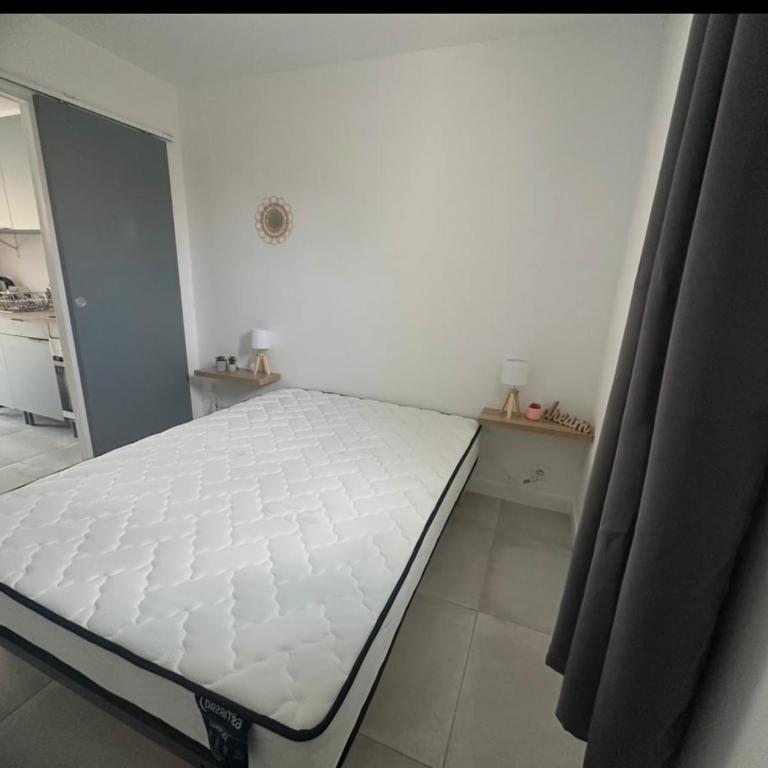 Appart T2 4 pers 50 m de la mer avec piscine - Appartement 1 Chambre - 24